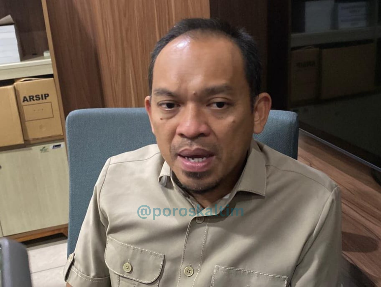 $rows[judul]