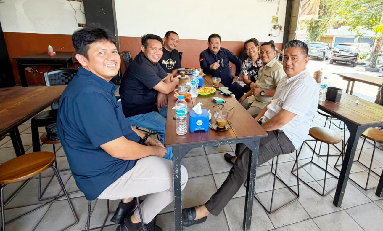 $rows[judul]